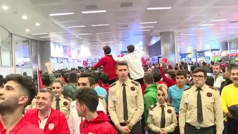 Dünya İkincisi Milli Futbolcular Yurda Döndü (1) - İstanbul Dünya İkincisi Milli Futbolcular Yurda Döndü (1) - İstanbul