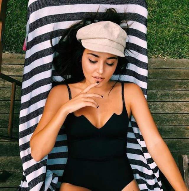 Hande Erçel, Bir Deri Bir Kemik Kaldı