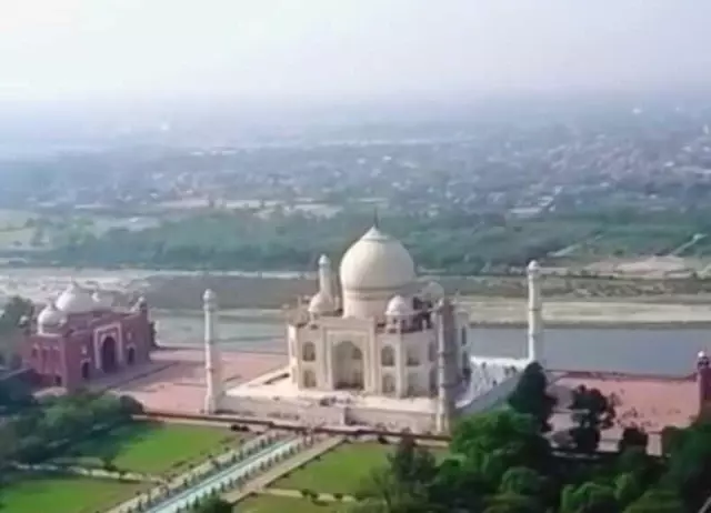 Milyonlarca Müslümanın Yaşadığı Hindistan'da, Tac Mahal'de Namaz Kılmak Yasaklandı! Milyonlarca Müslümanın Yaşadığı Hindistan'da, Tac Mahal'de Namaz Kılmak Yasaklandı!