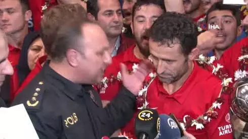 Osman Çakmak: 'İnşallah 2022'de Şampiyon Olacağız' Osman Çakmak: 'İnşallah 2022'de Şampiyon Olacağız'
