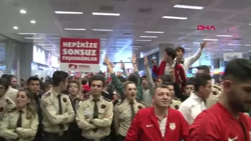 Spor Dünya İkincisi Ampute Milli Takımı Yurda Döndü 1 Spor Dünya İkincisi Ampute Milli Takımı Yurda Döndü 1