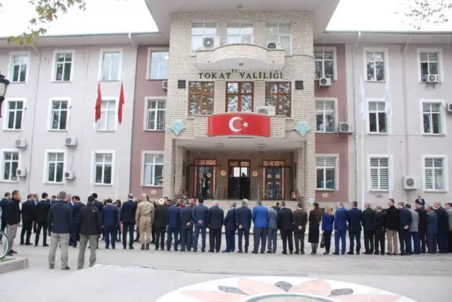 Tokat'ta Vali Karşılama Kuyruğu