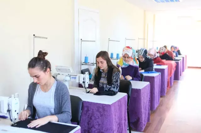 Artık Kadınlar Hem Meslek Sahibi Oluyor Hem de Üretici