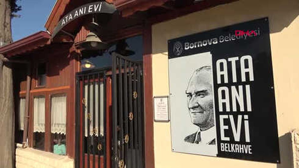 İzmir 10 Kasım Öncesi Ata Anı Evi'ne Ziyaretçi Akını