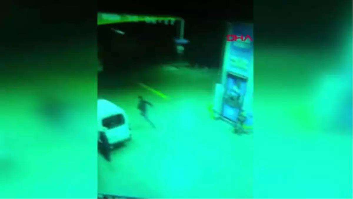 İzmir'de Sırtından Bıçaklanan Genç Öldü