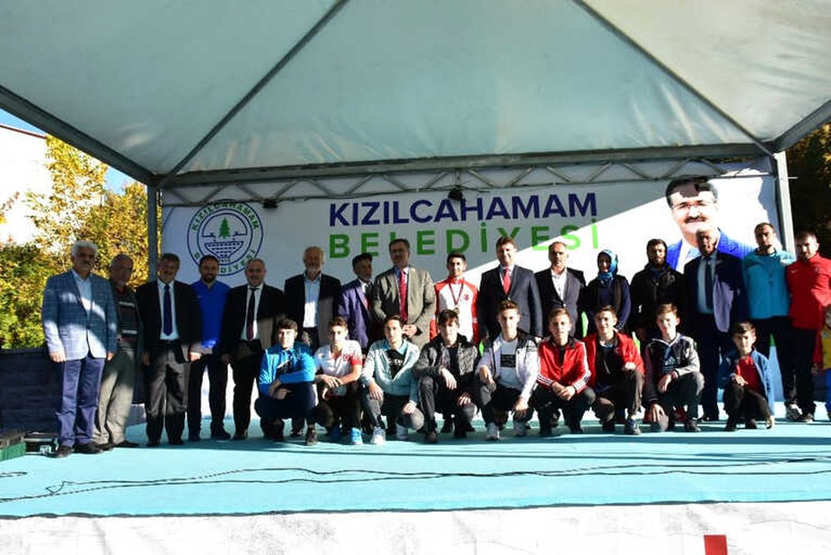 Kızılcahamam'da Şampiyon Güreşçiye Görkemli Karşılama