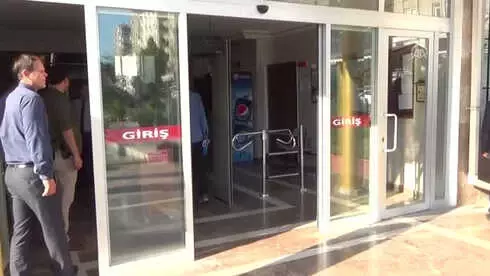 Mersin'de Düzensiz Göçmenleri Taşıyan Teknenin Batması - 2 Şüpheli, Adliyeye Sevk Edildi Mersin'de Düzensiz Göçmenleri Taşıyan Teknenin Batması - 2 Şüpheli, Adliyeye Sevk Edildi