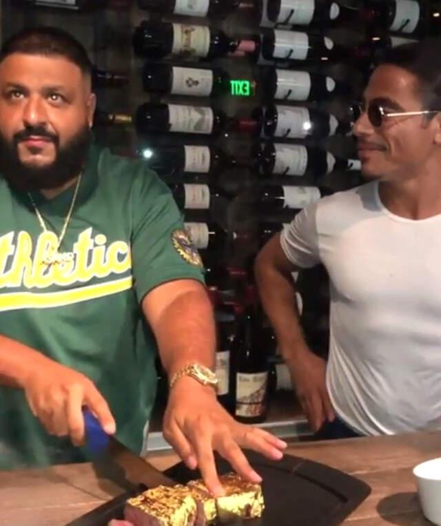Nusret'in Eti Altın Tozuna Bulayıp Amerikalı Rapçi DJ Khaled'e Kestirmesi Sosyal Medyayı Salladı