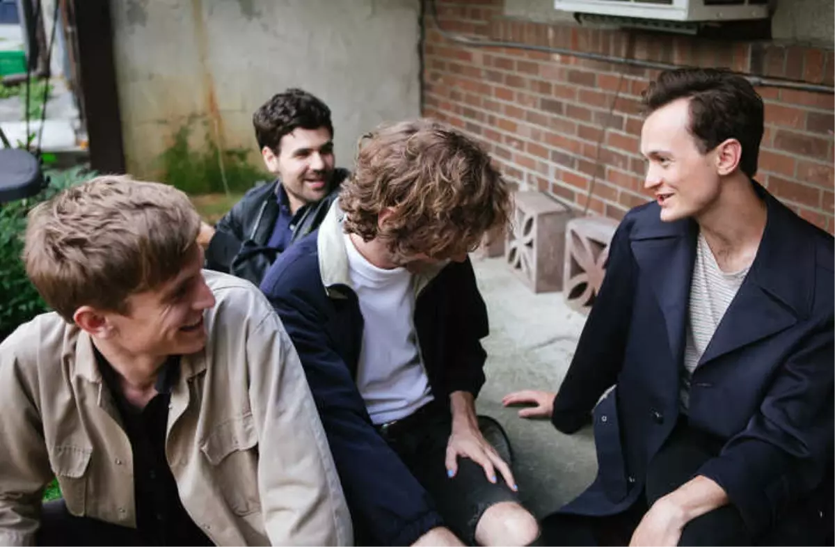 Ought Post-Punk Sound'uyla Babylon'da