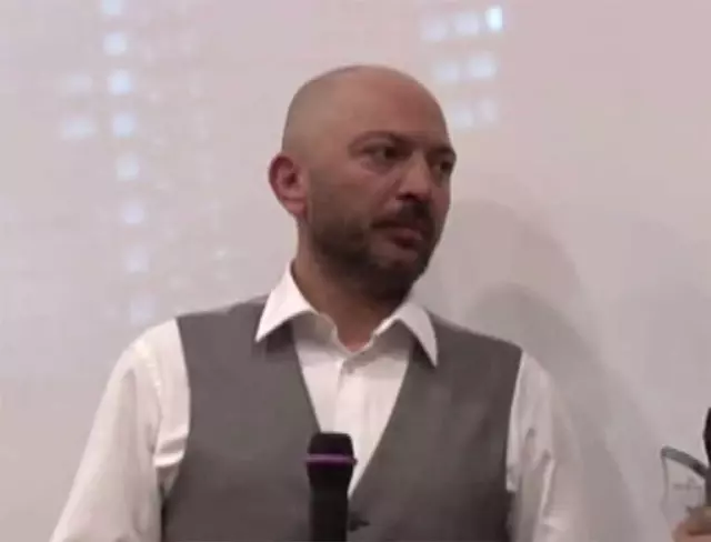 Radyocu Ceyhun Yılmaz'a Ünlü Oyuncuya Hakaretten Hapis Radyocu Ceyhun Yılmaz'a Ünlü Oyuncuya Hakaretten Hapis