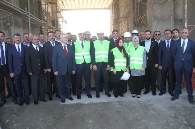 Bakan Kasapoğlu: 'Reisimizin 1994'te Başlattığı Bu Yürüyüşü 2019 Mart'ında Taçlandıracağız' Bakan Kasapoğlu: 'Reisimizin 1994'te Başlattığı Bu Yürüyüşü 2019 Mart'ında Taçlandıracağız'