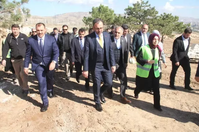 Bakan Kasapoğlu: 'Reisimizin 1994'te Başlattığı Bu Yürüyüşü 2019 Mart'ında Taçlandıracağız' Bakan Kasapoğlu: 'Reisimizin 1994'te Başlattığı Bu Yürüyüşü 2019 Mart'ında Taçlandıracağız'