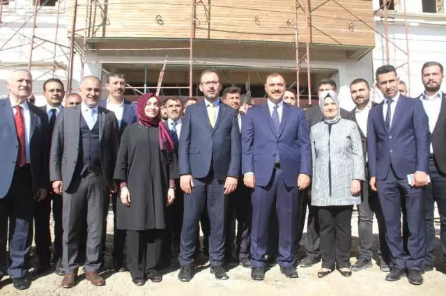 Bakan Kasapoğlu: 'Reisimizin 1994'te Başlattığı Bu Yürüyüşü 2019 Mart'ında Taçlandıracağız' Bakan Kasapoğlu: 'Reisimizin 1994'te Başlattığı Bu Yürüyüşü 2019 Mart'ında Taçlandıracağız'