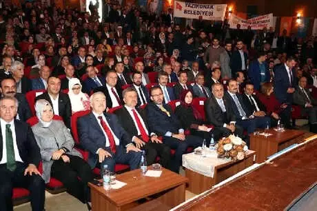 Bakan Kasapoğlu: Şiddete Karşı El Birliği ile Savaşacağız (2) Bakan Kasapoğlu: Şiddete Karşı El Birliği ile Savaşacağız (2)