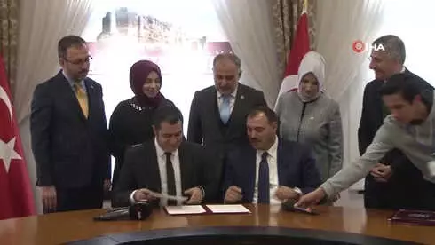 Bakan Kasapoğlu;'Şiddete Karşı El Birliği ile Savaşacağız' Bakan Kasapoğlu;'Şiddete Karşı El Birliği ile Savaşacağız'