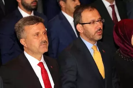 Bakan Kasapoğlu: Şiddete Karşı El Birliği ile Savaşacağız (2) Bakan Kasapoğlu: Şiddete Karşı El Birliği ile Savaşacağız (2)