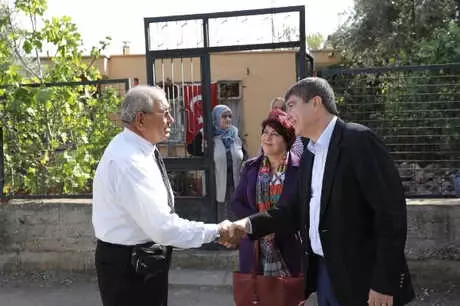 Başkan Türel'den Otobüsten İndirilen Gaziye Ziyaret