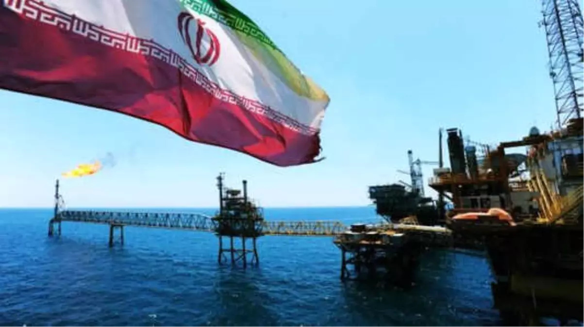 İran Cumhurbaşkanı Yardımcısı: Yaptırımlara Rağmen Petrol Satmaya Devam Ediyoruz