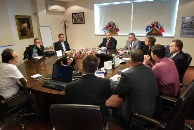 Rektör Budak Ege'nin Yeni Arazisi İçin Kolları Sıvadı