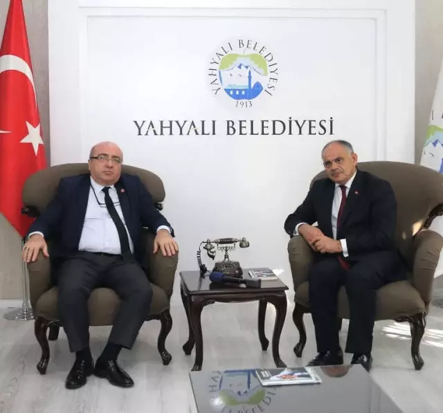 Rektör Karamustafa, İlçelerdeki Myo'larda İncelemelerde Bulundu