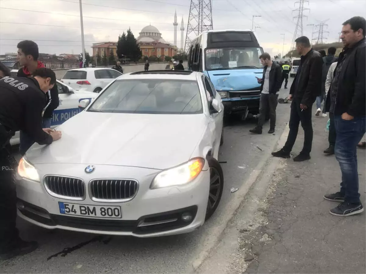 Sakarya'da Trafik Kazası: 8 Yaralı