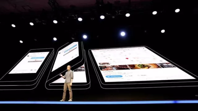 Samsunhg Katlanabilir Ekranlı Telefonunu Tanıttı: Açıldığında Ekranı Tablet Boyutuna Ulaşıyor