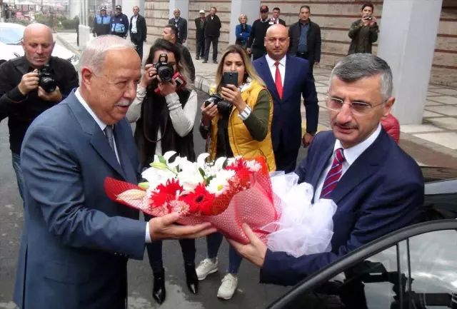 Vali Bektaş'tan Akdemir'e Ziyaret