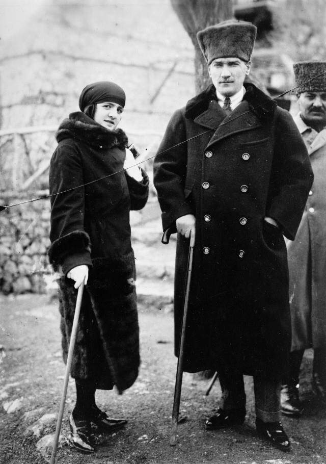10 Kasım Atatürk'ü Anma Günü Şiirleri! İşte, 2, 4 ve 6 Kıtalık Kısa ve Uzun 10 Kasım Şiirleri
