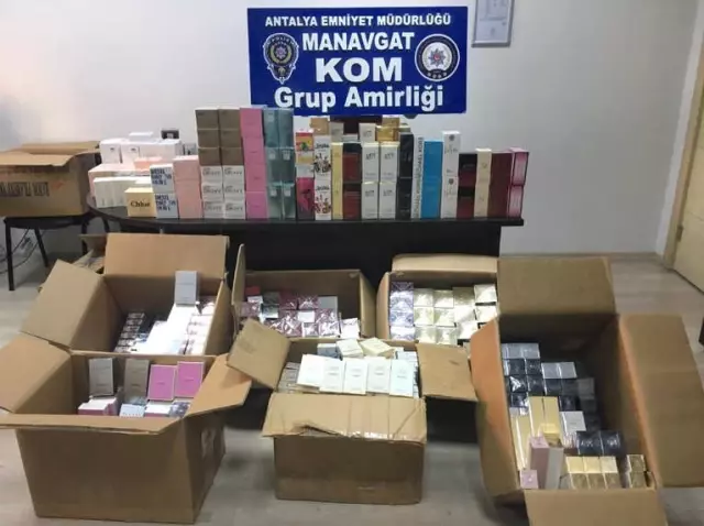 Antalya'da Kaçak Parfüm Operasyonu