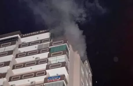 Apartmanın 13'üncü Katında Korkutan Yangın