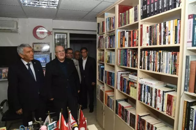 Atatürk Gençliği'ne Atatürk Kütüphanesi Oluşturuluyor