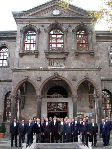 Bakan Selçuk: Örnek Eğitim Şehirleri Oluşturacağız (4)