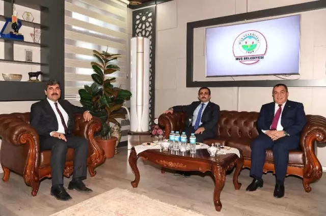 Bakan Yardımcısı Aksu'dan Muş Belediyesine Ziyaret Bakan Yardımcısı Aksu'dan Muş Belediyesine Ziyaret