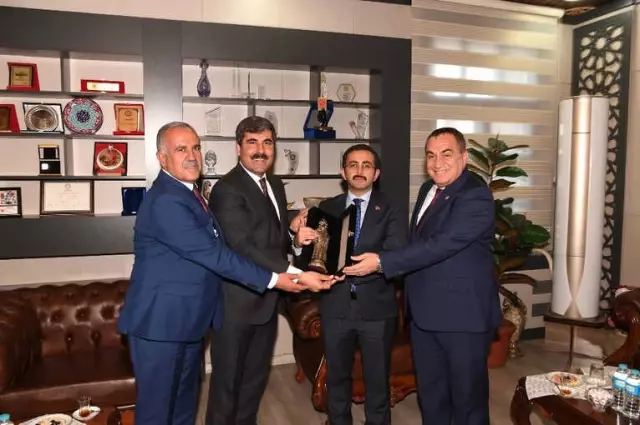 Bakan Yardımcısı Aksu'dan Muş Belediyesine Ziyaret Bakan Yardımcısı Aksu'dan Muş Belediyesine Ziyaret