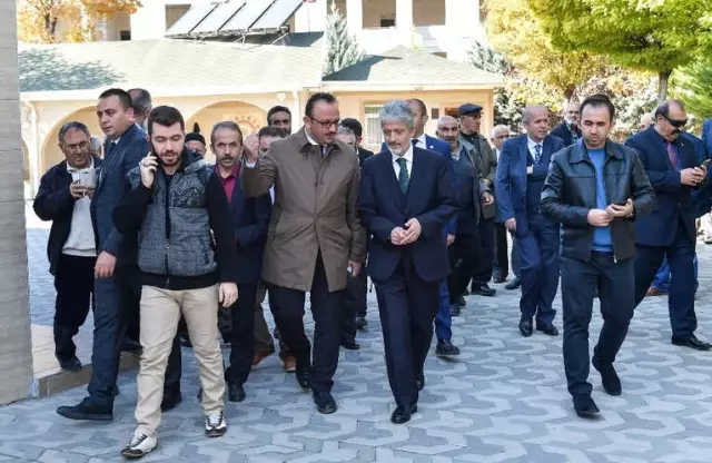 Başkan Tuna, Yenimahalle Demetevler Esnafını Ziyaret Etti