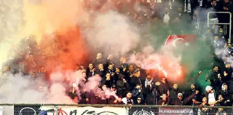 Belçika'da Özel Tribün