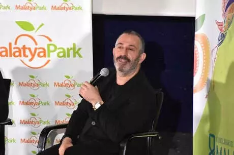 Cem Yılmaz, Malatya'da Sinemaseverlerle Buluştu Cem Yılmaz, Malatya'da Sinemaseverlerle Buluştu