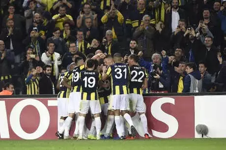 Fenerbahçe'de Kara Bulutlar Dağılıyor