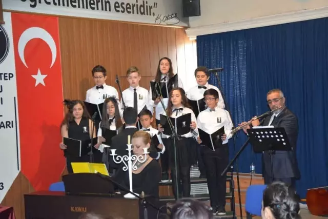 Gaziantep Kolej Vakfı'nda Hüzünlü Anma Gaziantep Kolej Vakfı'nda Hüzünlü Anma