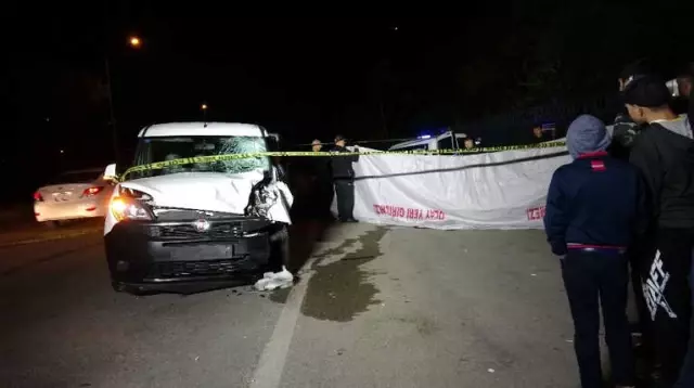Hafif Ticari Araçla Motosiklet Çarpıştı: 2 Ölü, 1 Yaralı