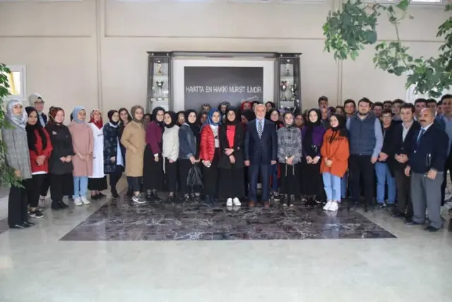 Lise Öğrencileri, Üniversitesi Ortamını Gördüler