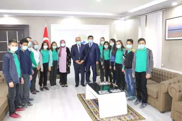 Öğrencilerden Başkan Öztürk'e Anlamlı Ziyaret