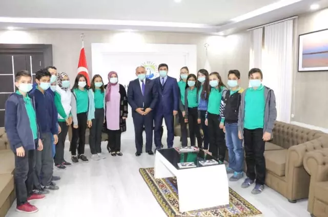 Öğrencilerden Başkan Öztürk'e Anlamlı Ziyaret