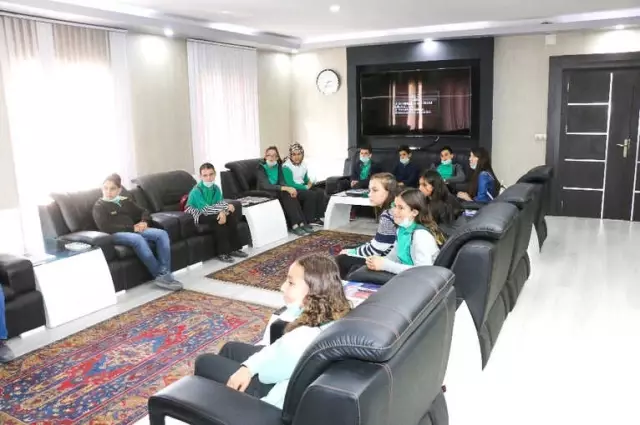Öğrencilerden Başkan Öztürk'e Anlamlı Ziyaret