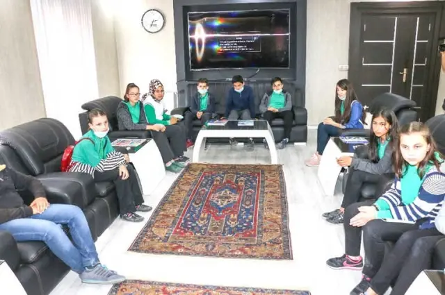 Öğrencilerden Başkan Öztürk'e Anlamlı Ziyaret