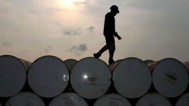 Petrol Fiyatı Nisan Ayından Beri İlk Kez 70 Doların Altına Geriledi