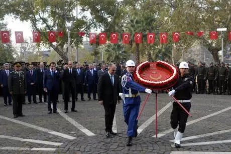 Atatürk, Kahramanmaraş'ta Törenlerle Anıldı Atatürk, Kahramanmaraş'ta Törenlerle Anıldı