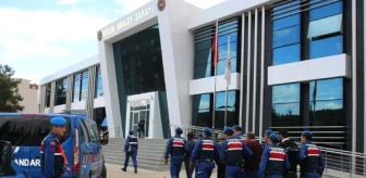 Bucak'ta Jandarmayla Çatışan Hırsızlık Şüphelilerinden 4'ü Tutuklandı