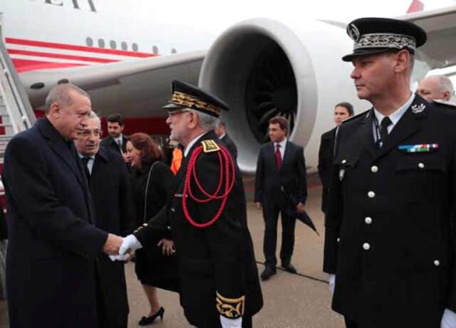 Cumhurbaşkanı Erdoğan'a Fransa'da Sevgi Seli