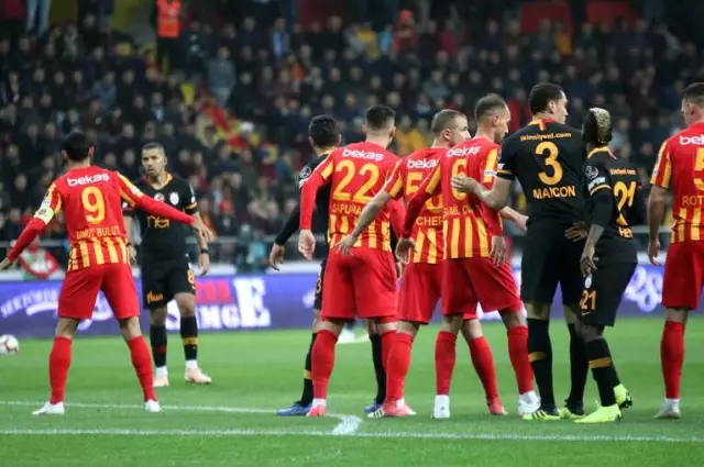 İlk Yarı Galatasaray'ın
